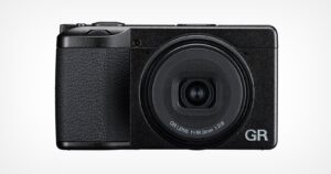 Bijna elk aspect van de Ricoh GR IV compacte camera is vernieuwd