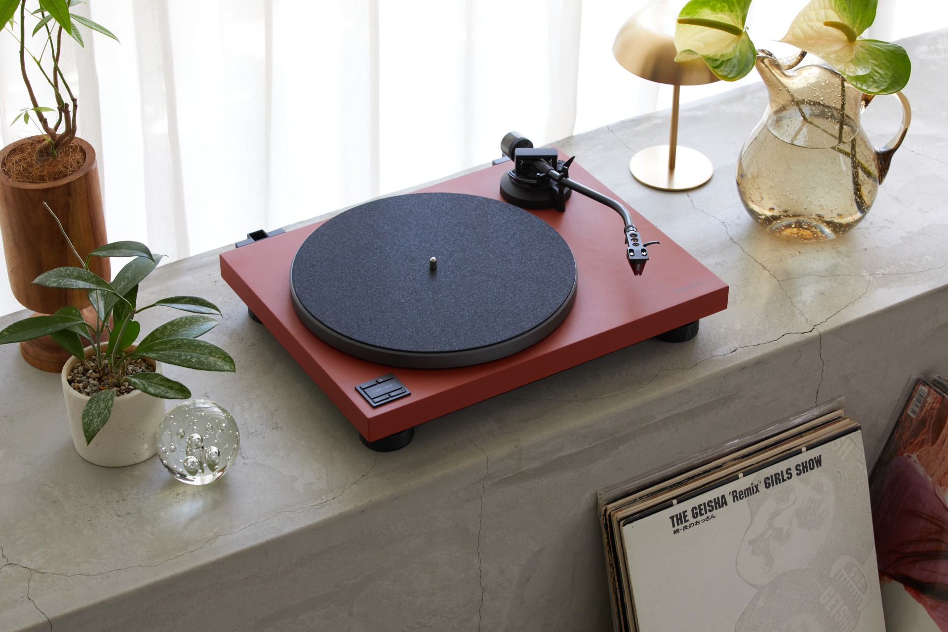 technics introduces two new affordable turntables