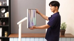 Is het einde van XXL-tv's nabij? Samsung onthult The MovingStyle, een splinternieuw 27-inch scherm