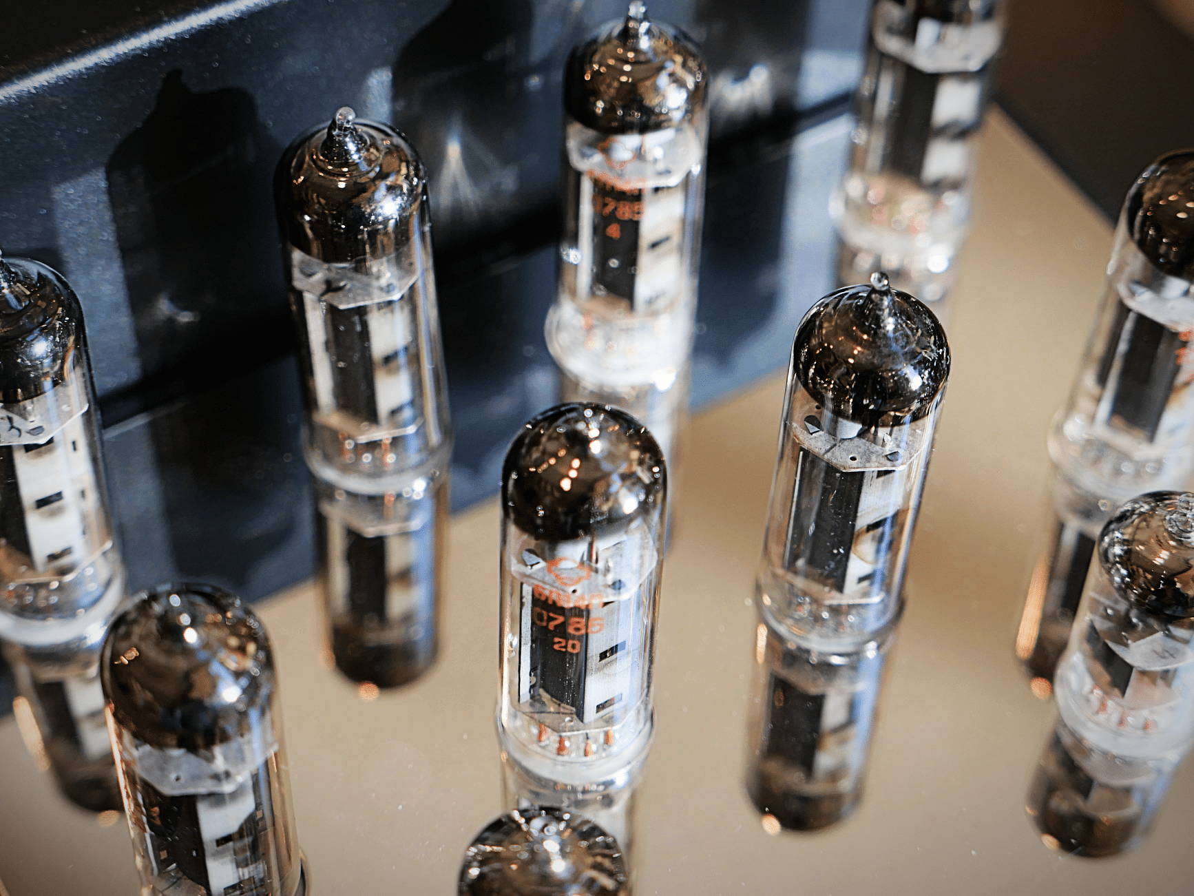 Audion Black Shadow 2 en Sterling Quad EL84 P.S.E. Vermogensversterkers | Recensie