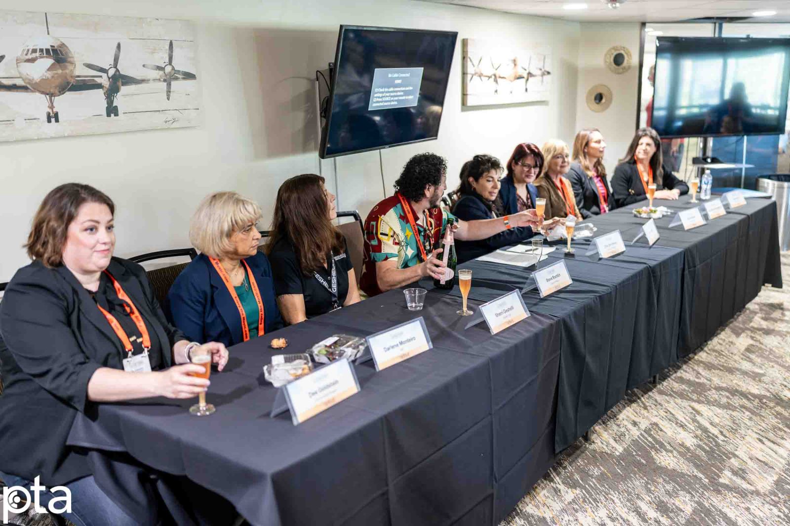 Vrouwen in Hi-Fi in Florida 2026