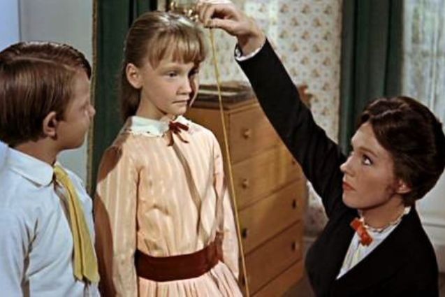 Mary Poppins mesure la taille des enfants