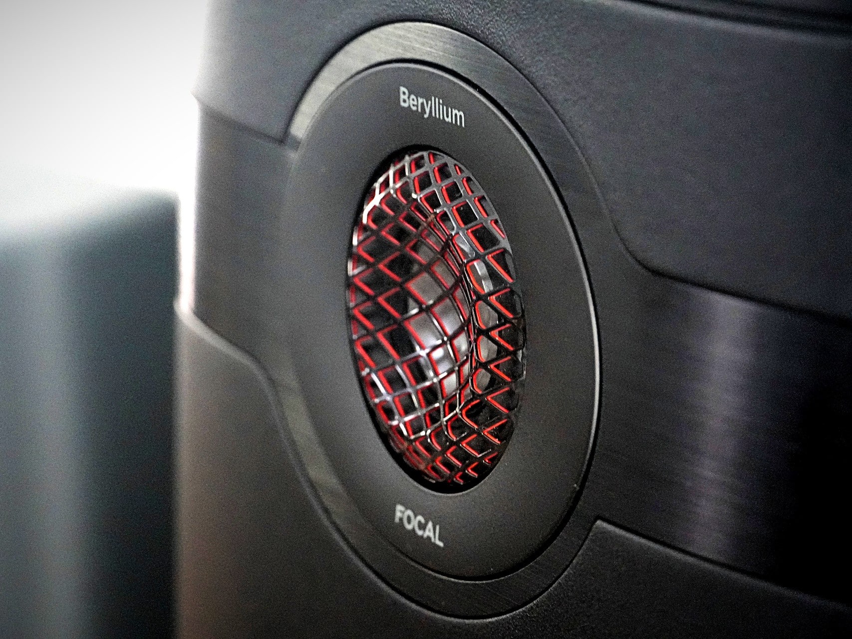 Barco Group neemt Focal en Naim over | Aankondigingen
