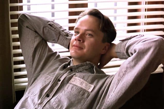 Andy Dufresne écoute de la musique dans Les Évadés