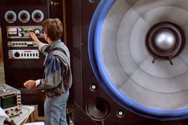 enceinte géante dans retour vers le futur