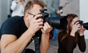 Onderzoek toont geslachtsgebonden loonkloof bij freelance fotografen