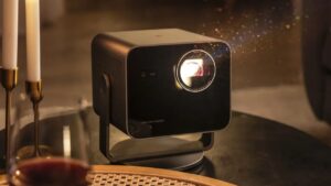 Klein, lichter en betaalbaarder: de Leica Cine Compact 1-projector weet filmfans te bekoren