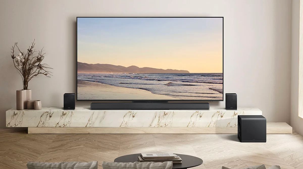 barre de son Samsung HW-QS760F dans un salon