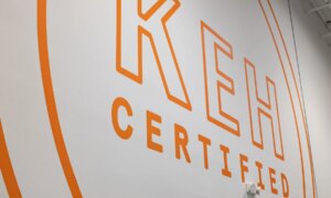 Achter de schermen bij KEH: Ontelbare camera’s en een wereldklasse reparatiecentrum