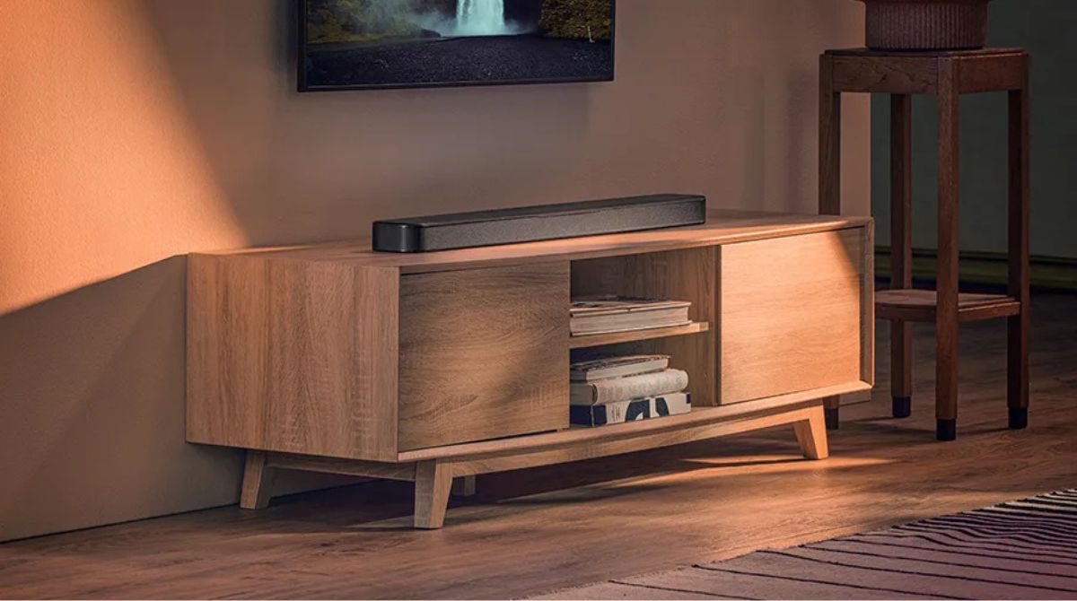 JBL Bar 300 M2 dans un salon