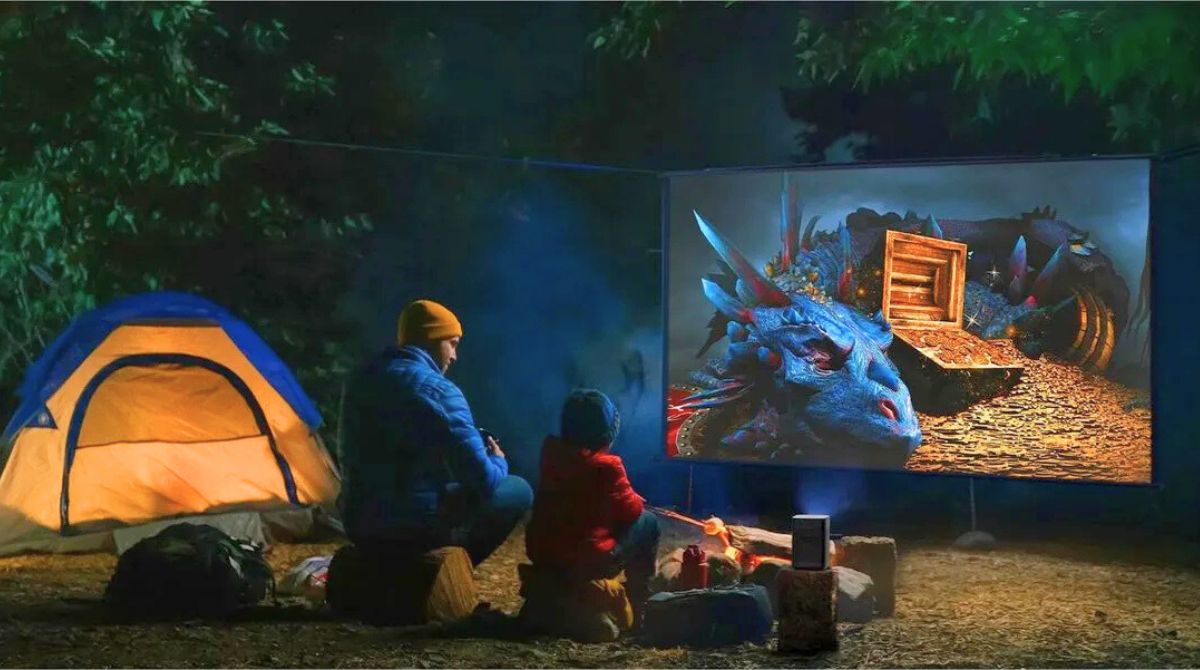 séance de cinéma en extérieur avec le vidéoprojecteur XGIMI Halo+