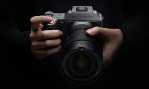 Tien jaar later heeft Hasselblads overstap naar spiegelloze camera’s zich enorm uitbetaald