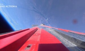 DJI bevestigt Osmo Action 6 aan een raket voor een wilde rit