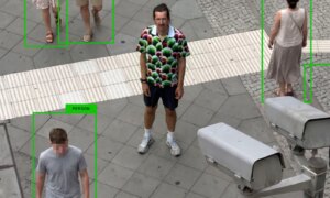 Dit Hawaiiaanse overhemd laat AI-bewakingscamera’s denken dat je geen mens bent
