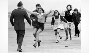 Sal Veder, fotograaf van de beroemde Burst of Joy-foto, overleden op 99-jarige leeftijd