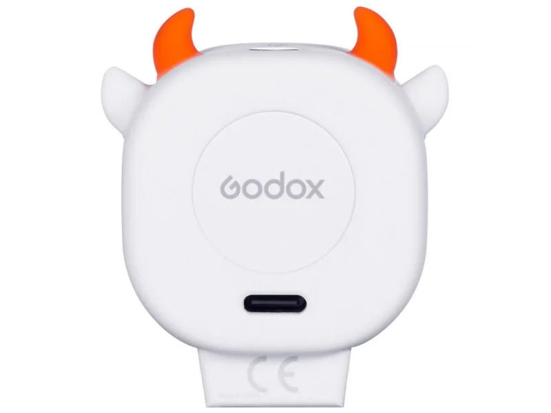The Godox LT1 has little horns and ears, too. While it may seem random, the design is based on Godox’s official company mascot: a white bull.
