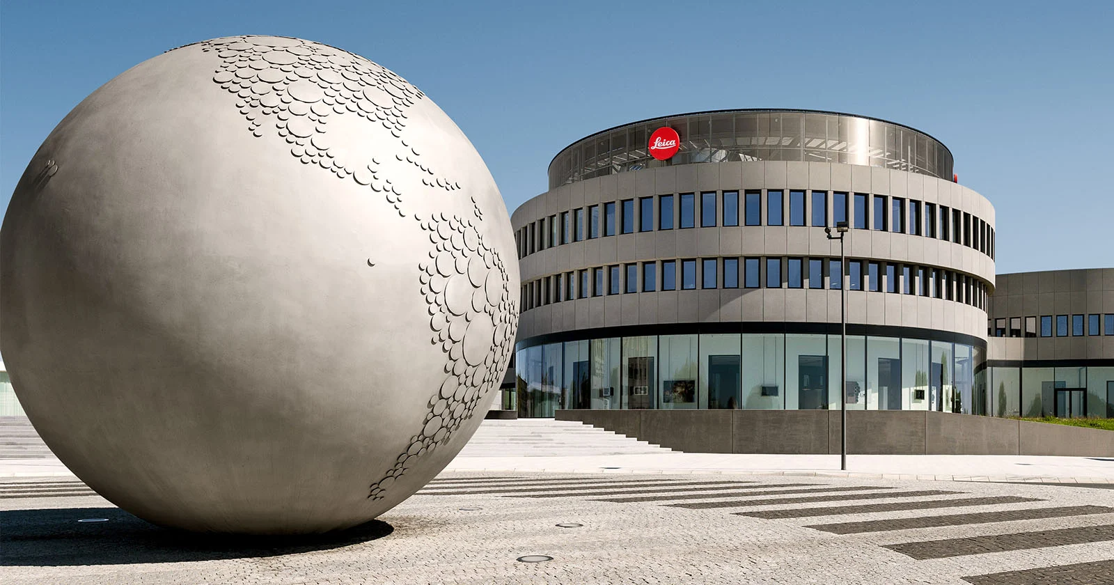 Leica beëindigt indrukwekkende vierjarige reeks omzetrecords