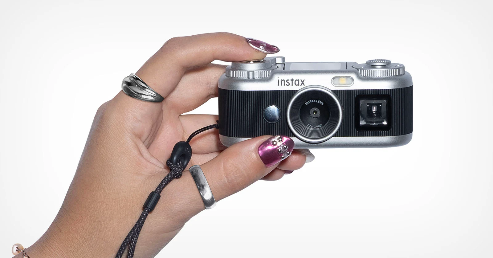 De Fujifilm Instax Pal 2-digicam lijkt helemaal niet op zijn vreemde voorganger