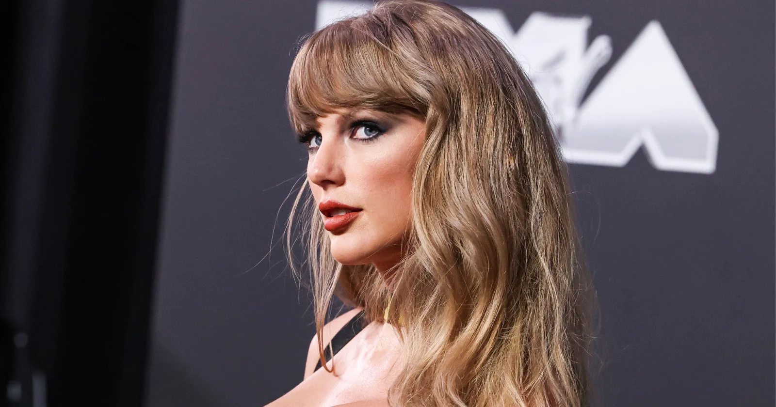 Fotograaf veroordeeld tot vijf jaar cel na oplichting van zijn familie voor 4,6 miljoen dollar en 200.000 dollar uitgegeven aan Taylor Swift-tickets