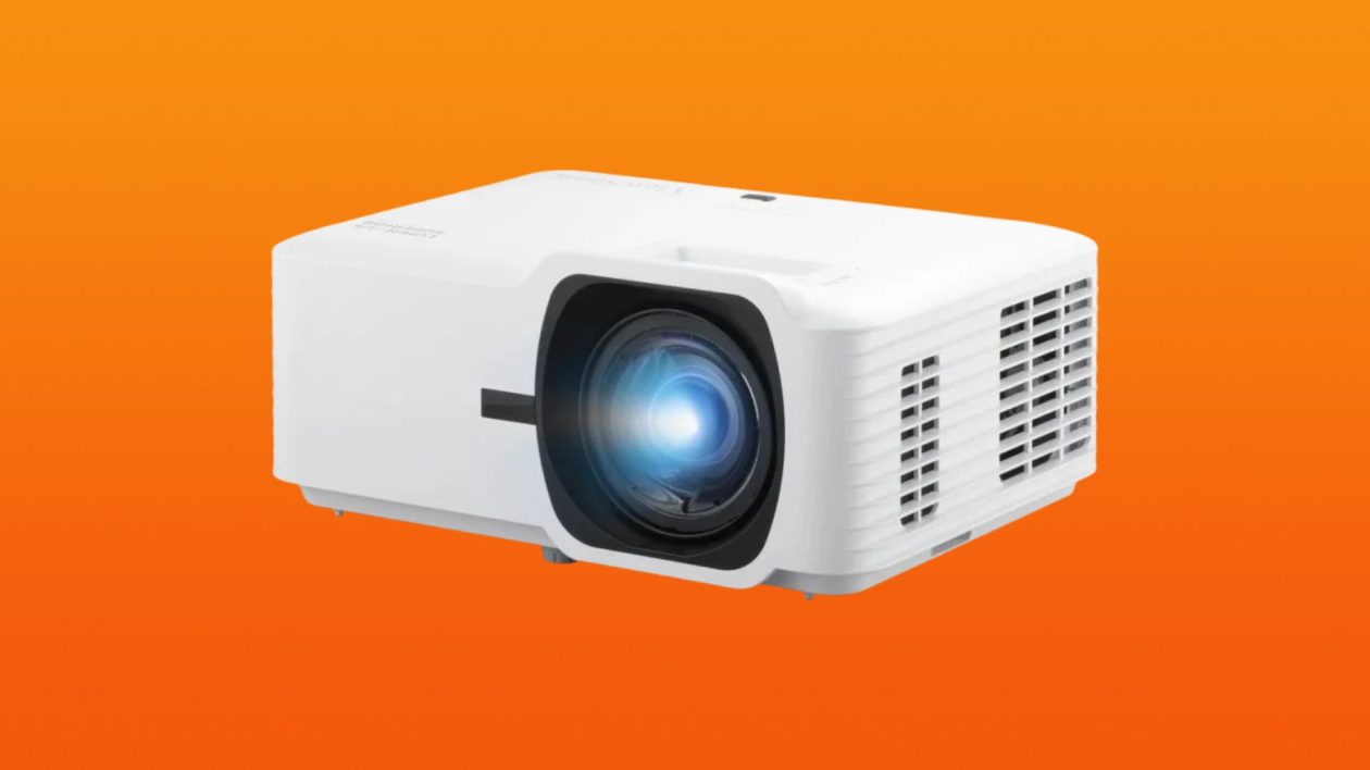 Korte throw en 4200 lumen: est de ViewSonic LS711HD dé koning van compacte woonkamers?