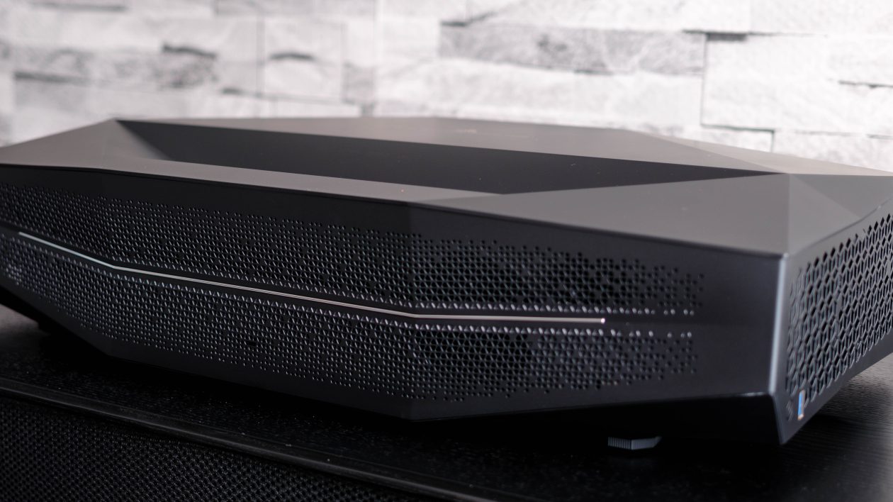 Test AWOL Aetherion Pro: De UST-projector die inzet op beeldkwaliteit (en verblindt)