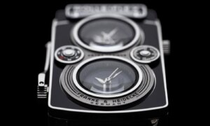Artra’s Indrukwekkende Nieuwe Horloge Lijkt op een Rolleiflex TLR