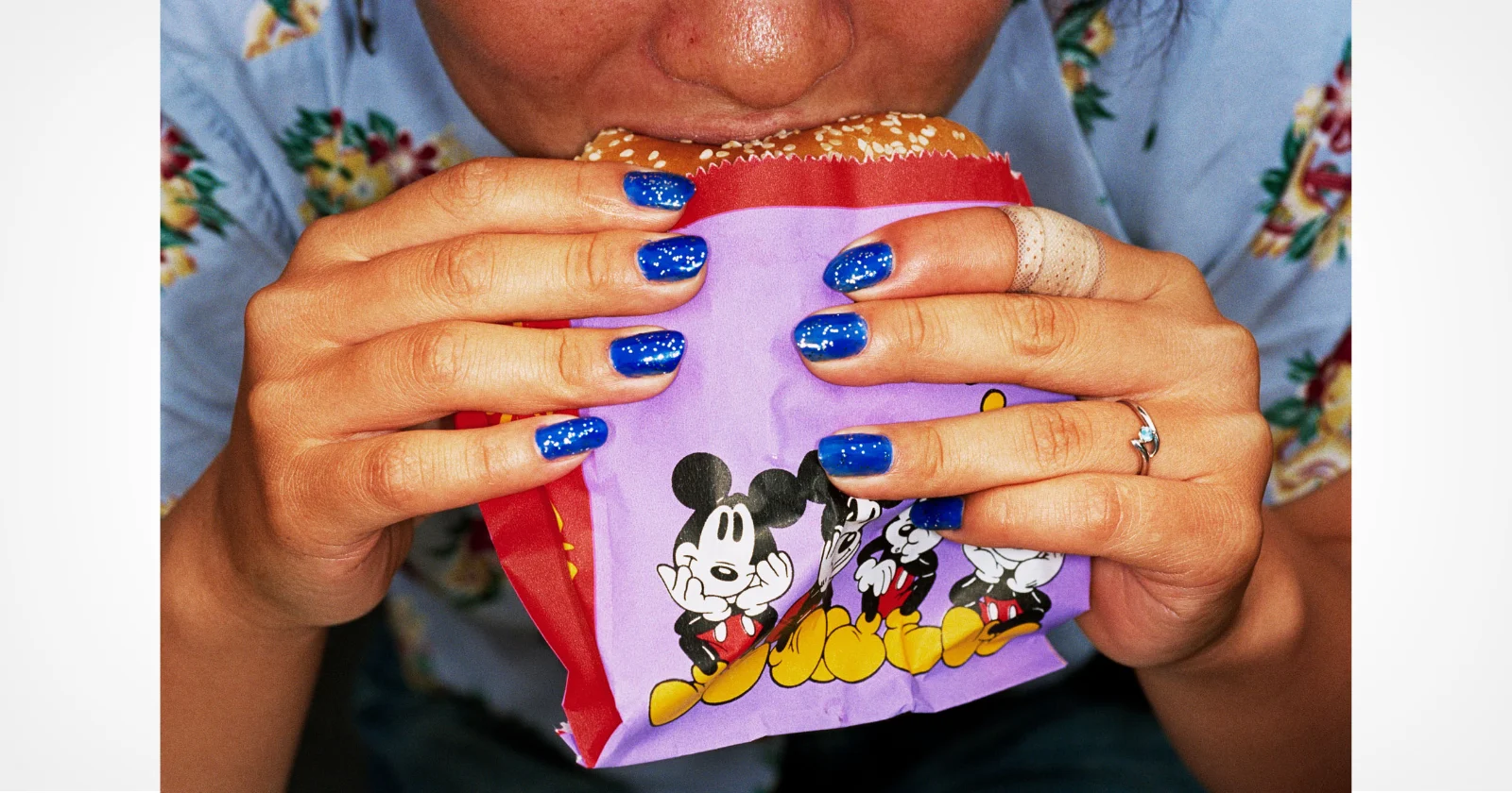 De iconische fotoreeks 'Common Sense' van Martin Parr wordt na 27 jaar opnieuw tentoongesteld.