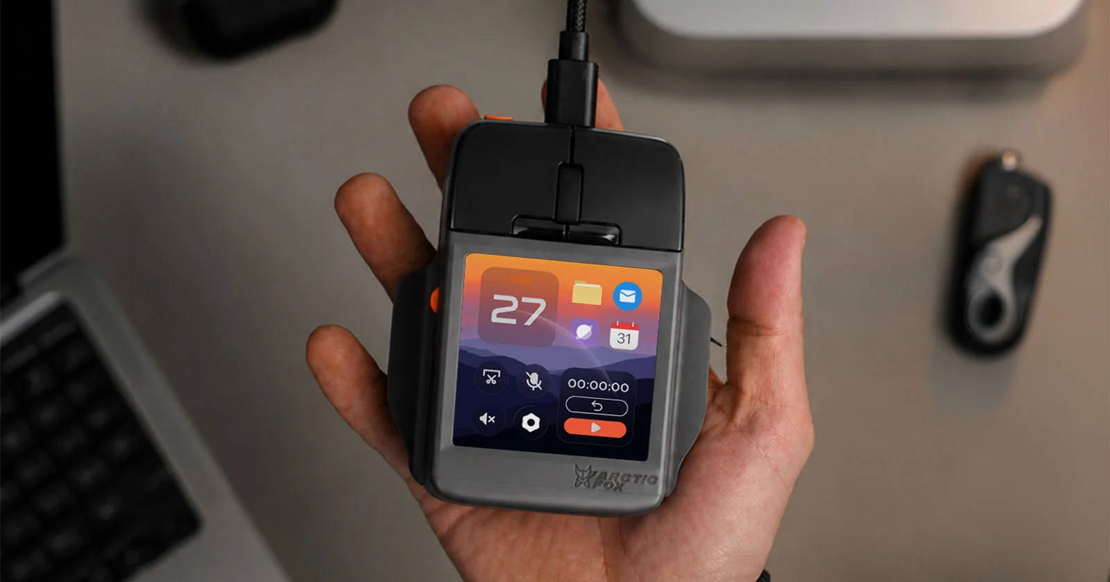 Deze muis heeft een ingebouwd touchscreen en instelbare bediening via apps