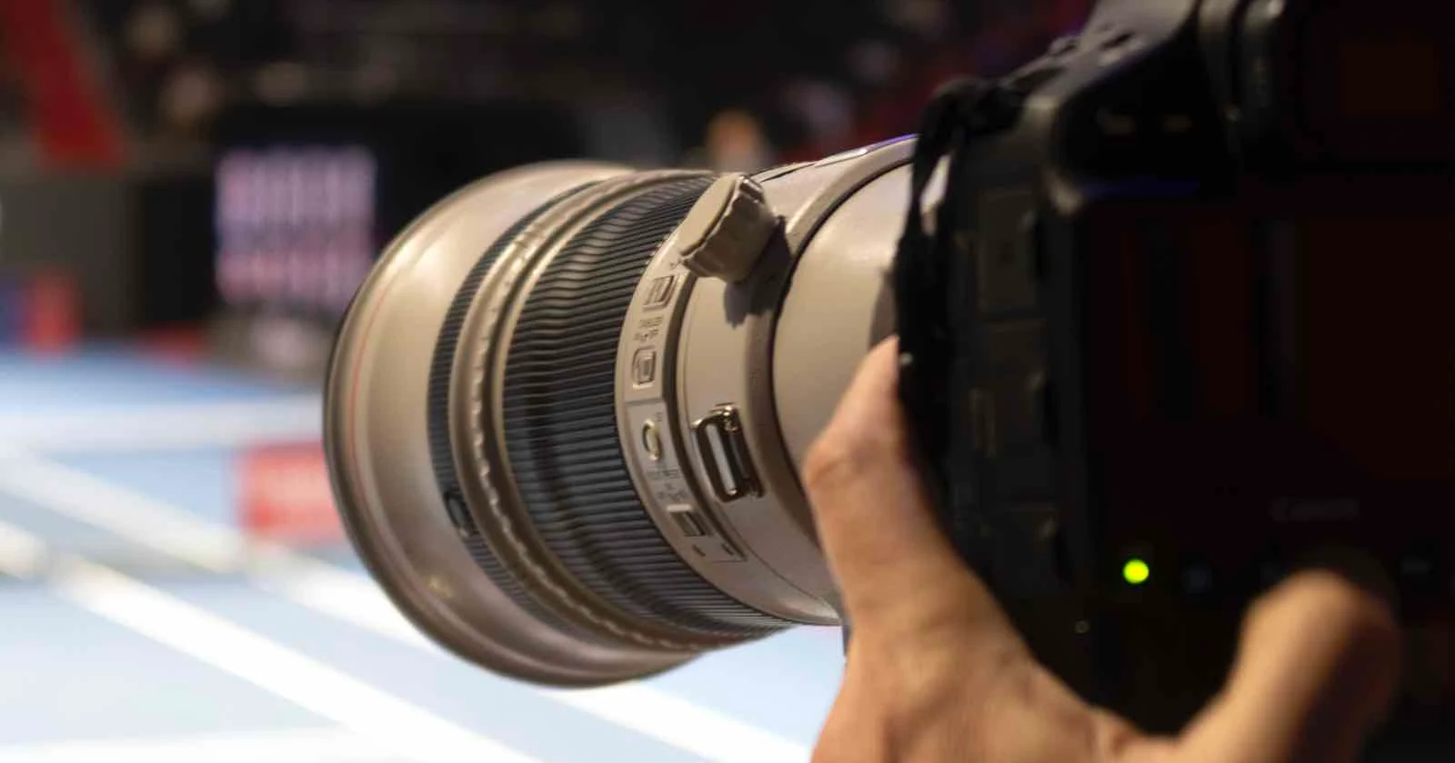 Fotograaf wint lasterzaak aangespannen door YouTuber over opmerkingen bij 'suggestieve' jeugdworstelen-video's